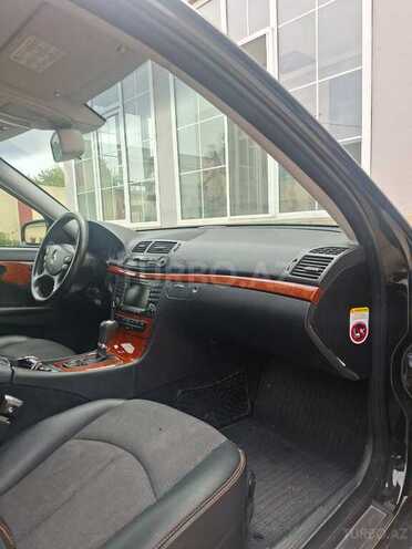 Mercedes E 280-8