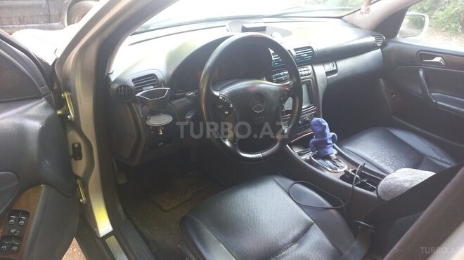 Mercedes C 240 2002, 241,402 km - 2.4 l - Qazax