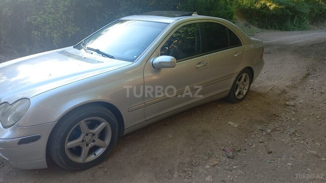 Mercedes C 240 2002, 241,402 km - 2.4 l - Qazax