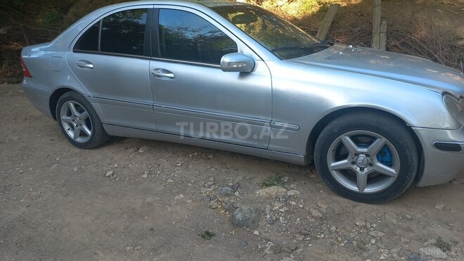 Mercedes C 240 2002, 241,402 km - 2.4 l - Qazax