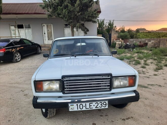 LADA (VAZ) 2107 1999, 88,663 km - 1.6 l - Salyan