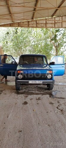 LADA (VAZ) Niva 1988, 95,000 km - 1.6 l - Salyan