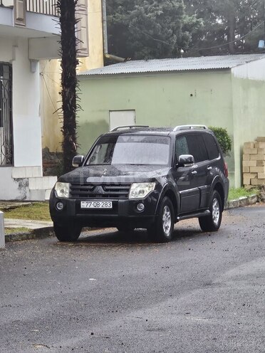Mitsubishi Pajero 2007, 260,000 km - 3.0 l - Quba