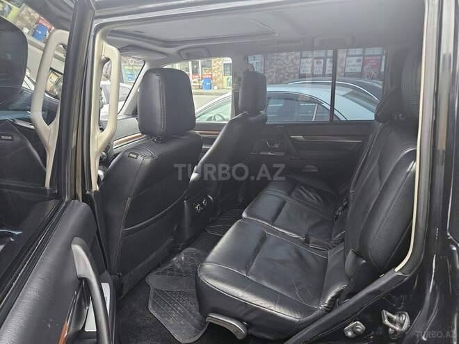 Mitsubishi Pajero 2007, 260,000 km - 3.0 l - Quba