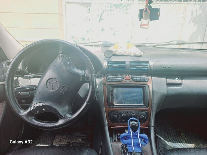 Mercedes C 240 2002, 241,402 km - 2.4 l - Qazax