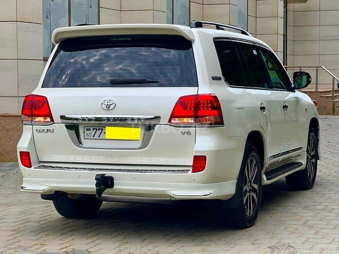 Toyota Land Cruiser-7