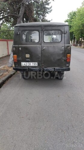 UAZ 452-4