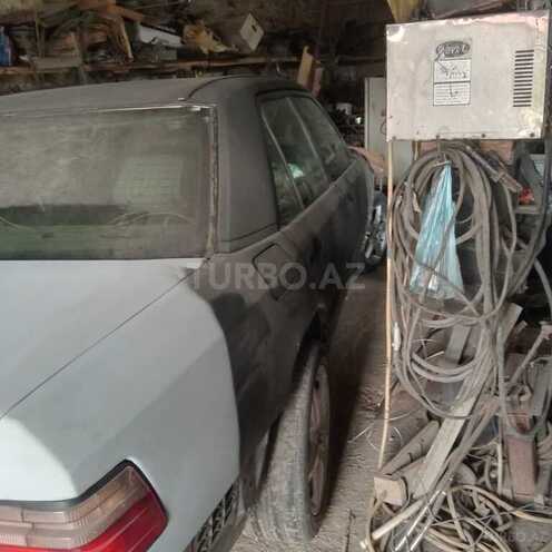 Mercedes E 220 1993, 378,737 km - 2.2 л - Qusar