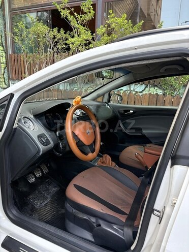 SEAT Ibiza 2013, 243,000 km - 1.4 l - Bakı