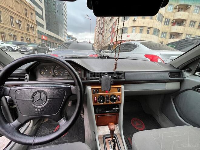 Mercedes E 280 1994, 330,510 km - 2.8 l - Bakı