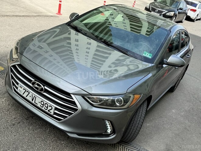 Hyundai Elantra-3