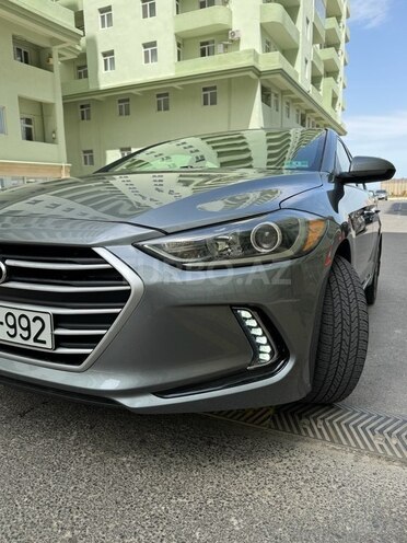 Hyundai Elantra-5