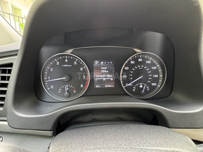 Hyundai Elantra-12