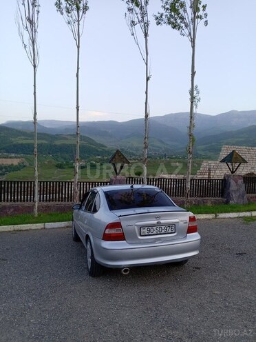 Opel Vectra 1997, 333,900 km - 2.0 l - Quba