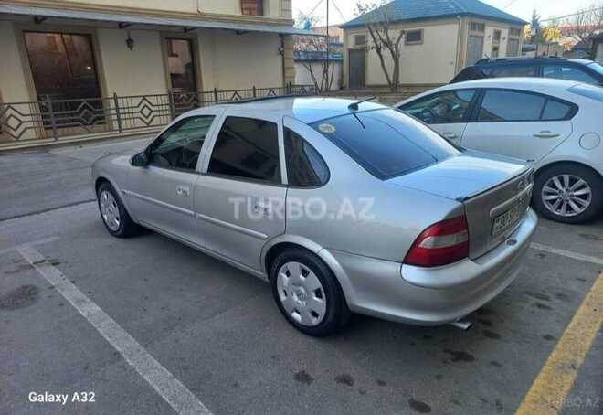 Opel Vectra 1997, 333,900 km - 2.0 l - Quba