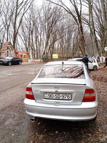 Opel Vectra 1997, 333,900 km - 2.0 l - Quba