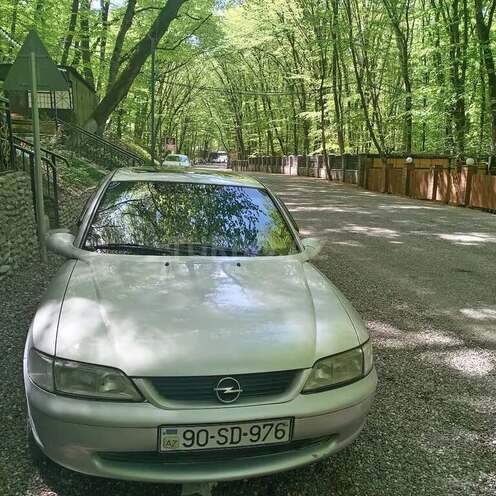 Opel Vectra 1997, 333,900 km - 2.0 l - Quba