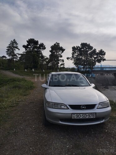 Opel Vectra 1997, 333,900 km - 2.0 l - Quba
