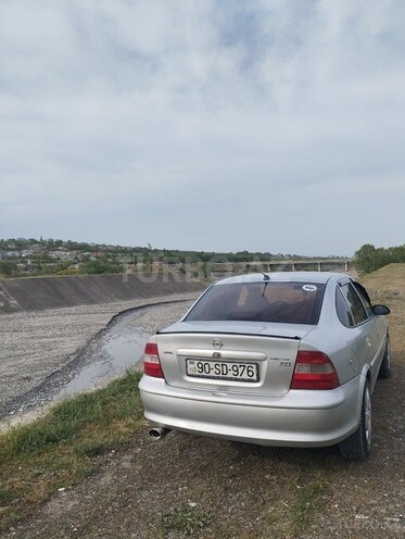 Opel Vectra 1997, 333,900 km - 2.0 l - Quba