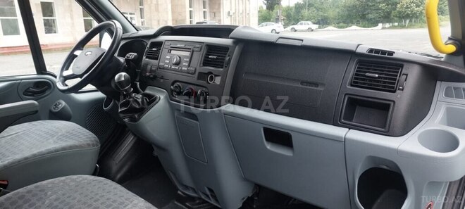 Ford Transit 2011, 156,000 km - 3.5 l - Qax