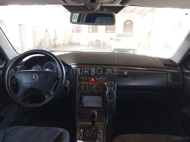 Mercedes E 240 2000, 363,210 km - 2.4 l - Şirvan