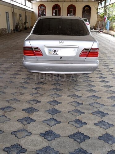 Mercedes E 240 2000, 363,210 km - 2.4 l - Şirvan