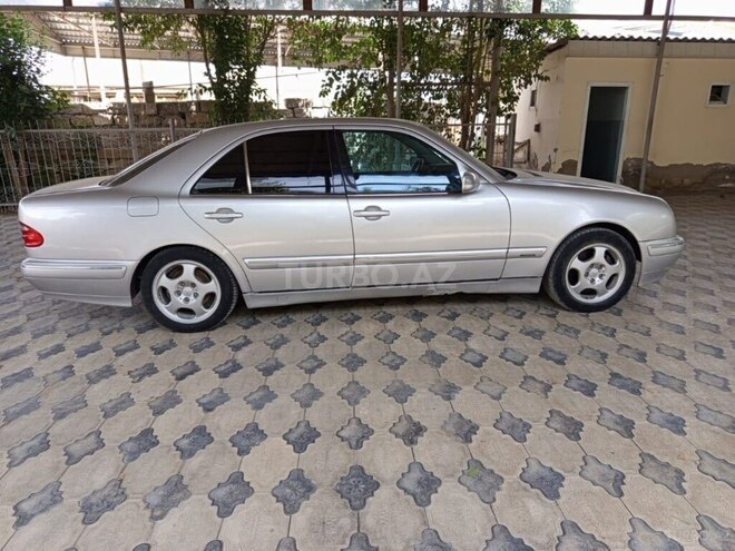 Mercedes E 240 2000, 363,210 km - 2.4 l - Şirvan