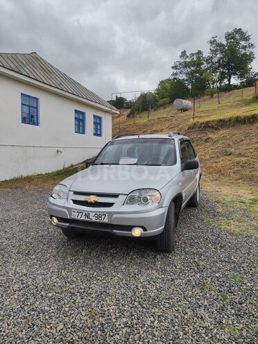 Chevrolet Niva 2010, 245,000 km - 1.7 л - Lerik
