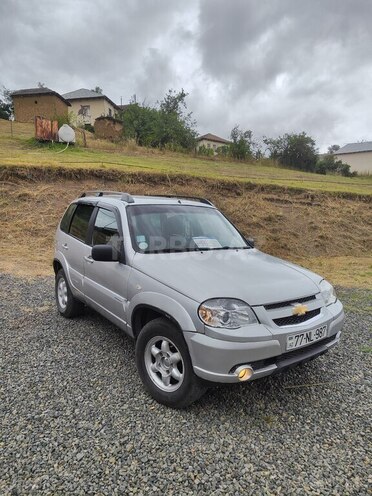 Chevrolet Niva 2010, 245,000 km - 1.7 л - Lerik