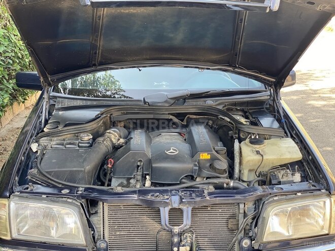 Mercedes C 240 2000, 418,000 km - 2.4 l - Bakı