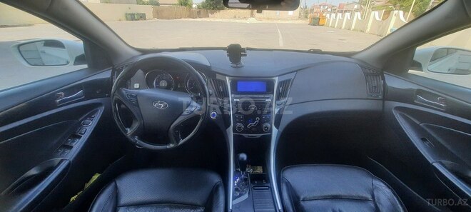 Hyundai Sonata-2