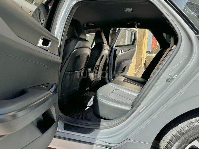 Kia K5-16