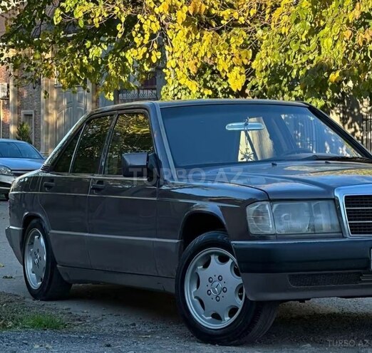 Mercedes 190-7