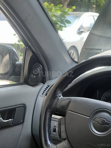 Chevrolet Lacetti-10