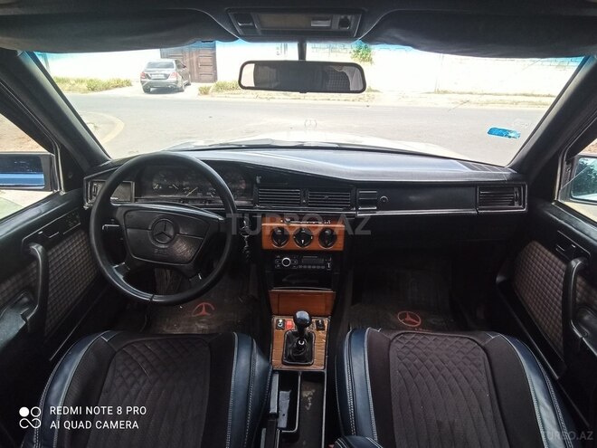 Mercedes 190 1993, 250,000 km - 2.0 l - Sumqayıt