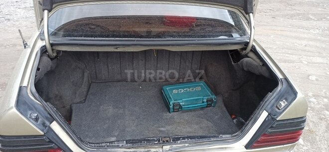 Mercedes E 200 d 1993, 550,000 km - 2.0 л - İsmayıllı