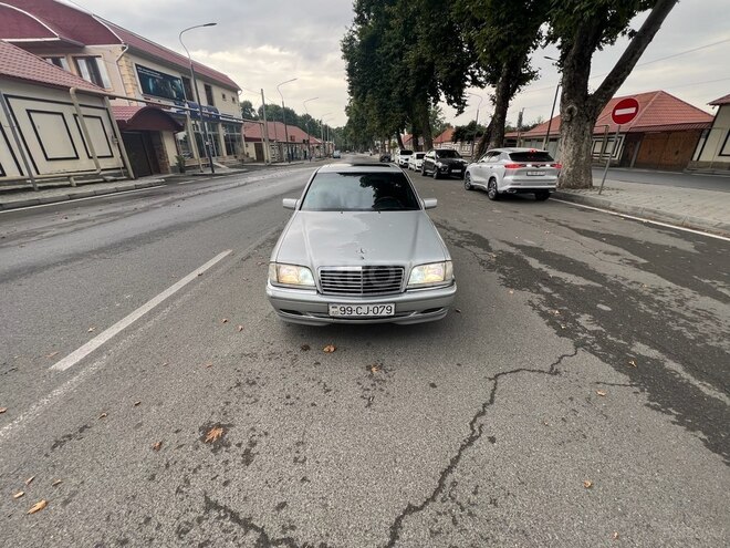 Mercedes C 240 2000, 310,318 km - 2.4 л - İsmayıllı