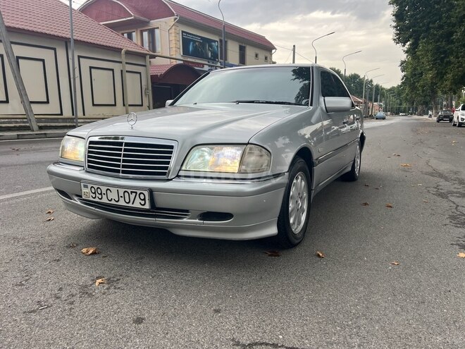 Mercedes C 240 2000, 310,318 km - 2.4 л - İsmayıllı