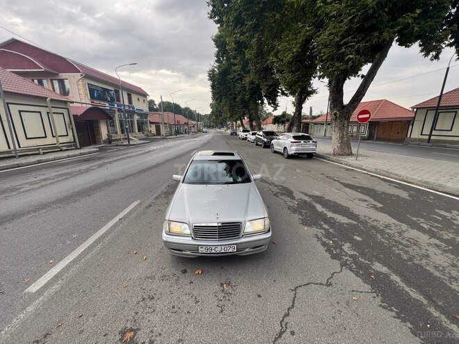 Mercedes C 240 2000, 310,318 km - 2.4 л - İsmayıllı