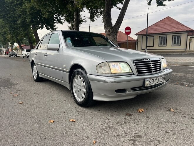 Mercedes C 240 2000, 310,318 km - 2.4 л - İsmayıllı