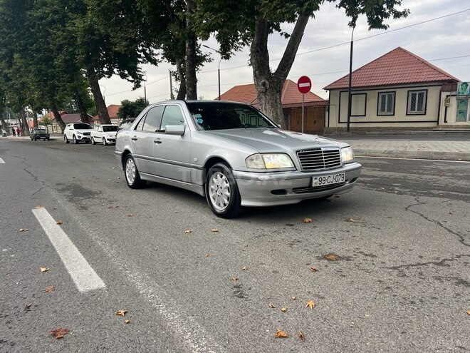 Mercedes C 240 2000, 310,318 km - 2.4 л - İsmayıllı