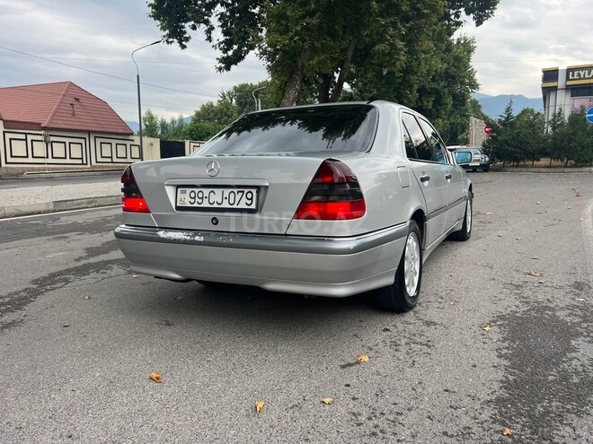 Mercedes C 240 2000, 310,318 km - 2.4 л - İsmayıllı