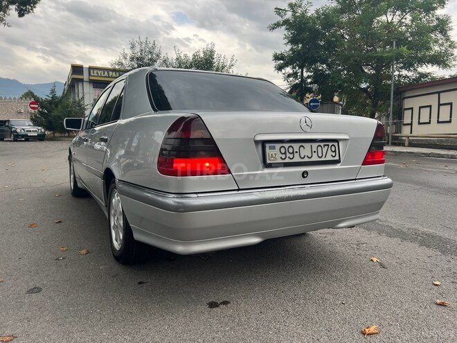 Mercedes C 240 2000, 310,318 km - 2.4 л - İsmayıllı