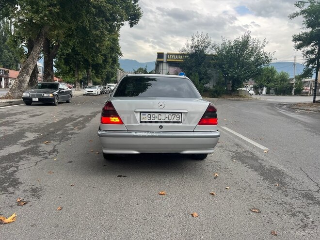 Mercedes C 240 2000, 310,318 km - 2.4 л - İsmayıllı