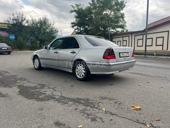Mercedes C 240 2000, 310,318 km - 2.4 л - İsmayıllı