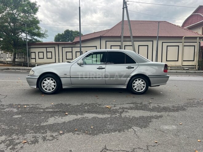 Mercedes C 240 2000, 310,318 km - 2.4 л - İsmayıllı