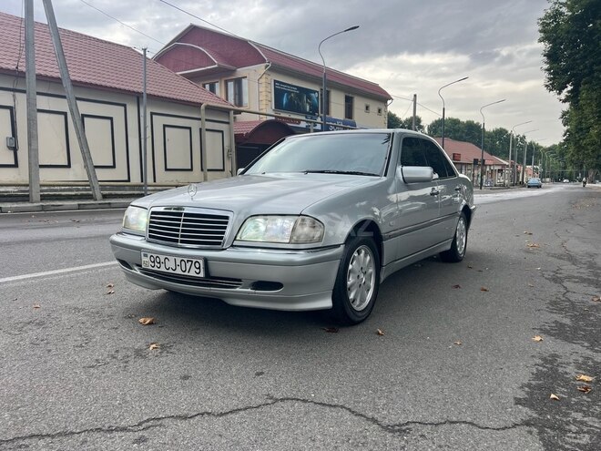 Mercedes C 240 2000, 310,318 km - 2.4 л - İsmayıllı