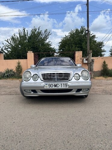 Mercedes E 240 1999, 423,555 km - 2.4 l - Saatlı