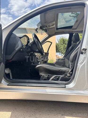 Mercedes E 240 1999, 423,555 km - 2.4 l - Saatlı