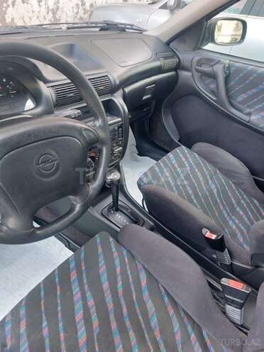 Opel Astra 1996, 206,000 km - 2.0 л - Bakı